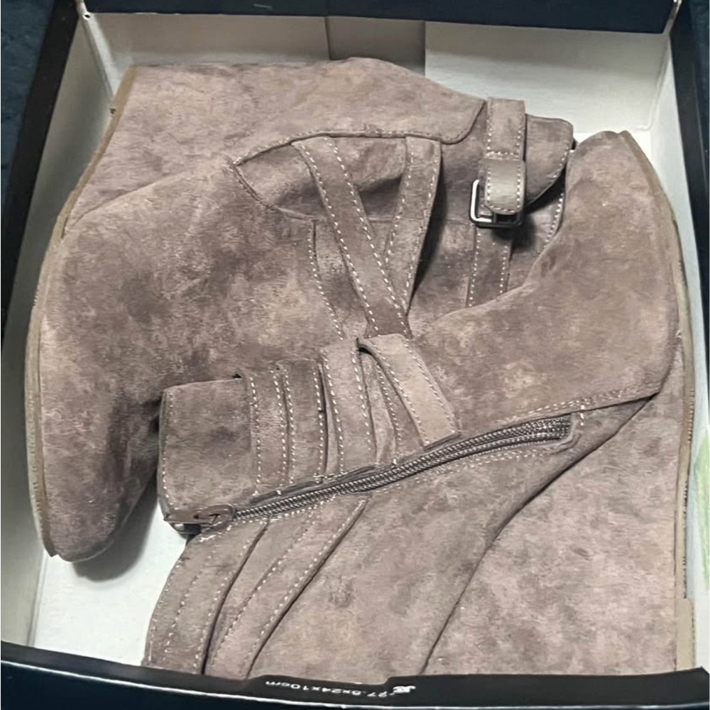 Steve Madden Tan Ankle Boots